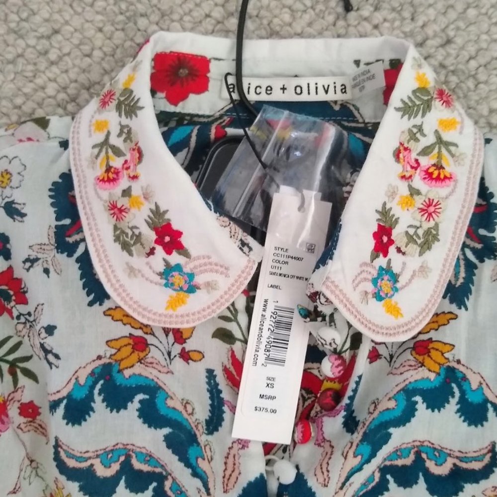 Alice + Olivia "April" embroidered blouse XS off-white. NWT.